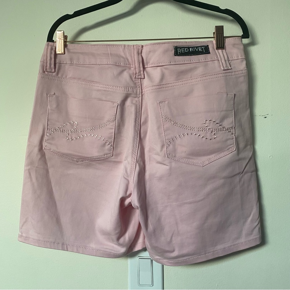 Red Rivet Bermuda shorts - Picture 4 of 5